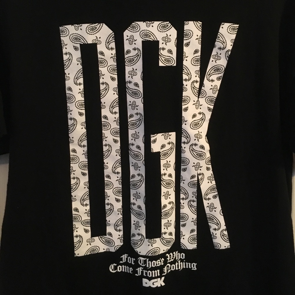 DGK graphic T-shirt.